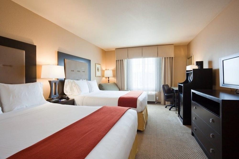 Holiday Inn Express & Suites San Antonio Frost Bank Center By Ihg Extérieur photo