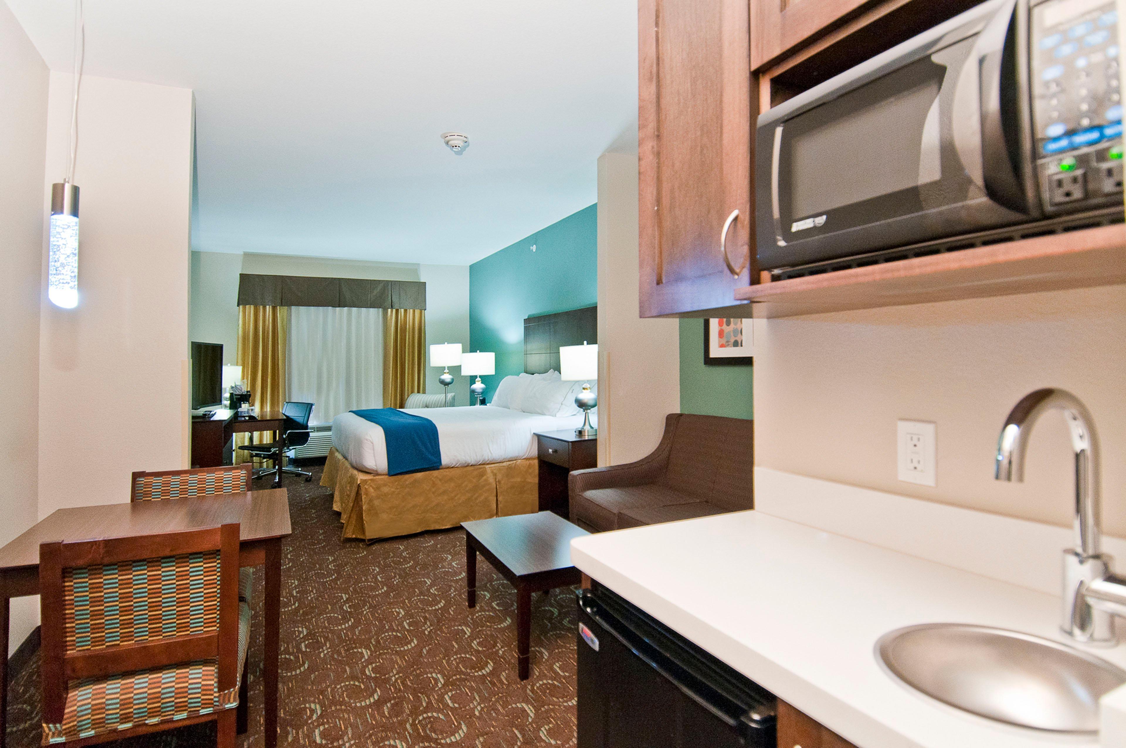 Holiday Inn Express & Suites San Antonio Frost Bank Center By Ihg Extérieur photo