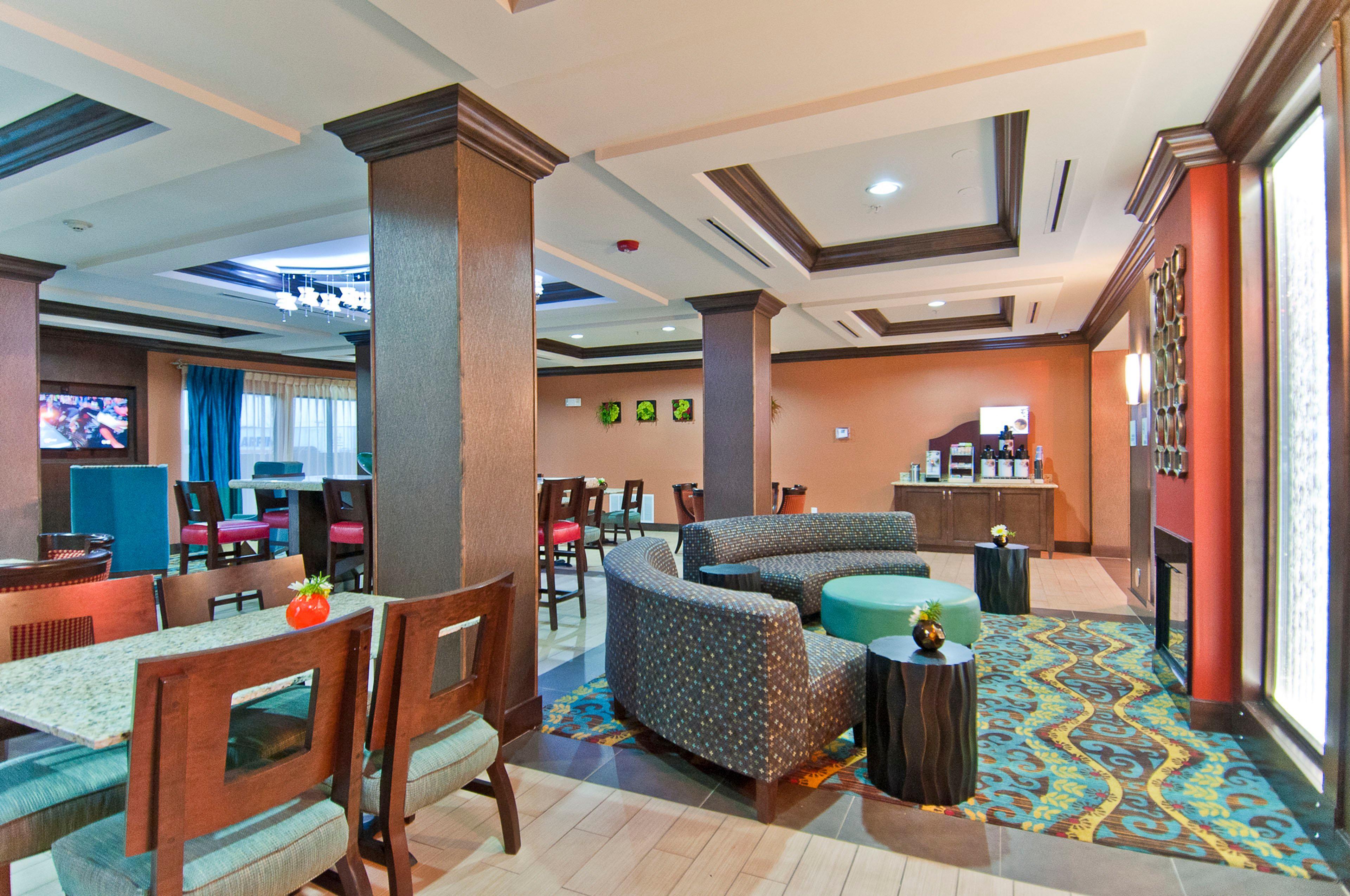 Holiday Inn Express & Suites San Antonio Frost Bank Center By Ihg Extérieur photo